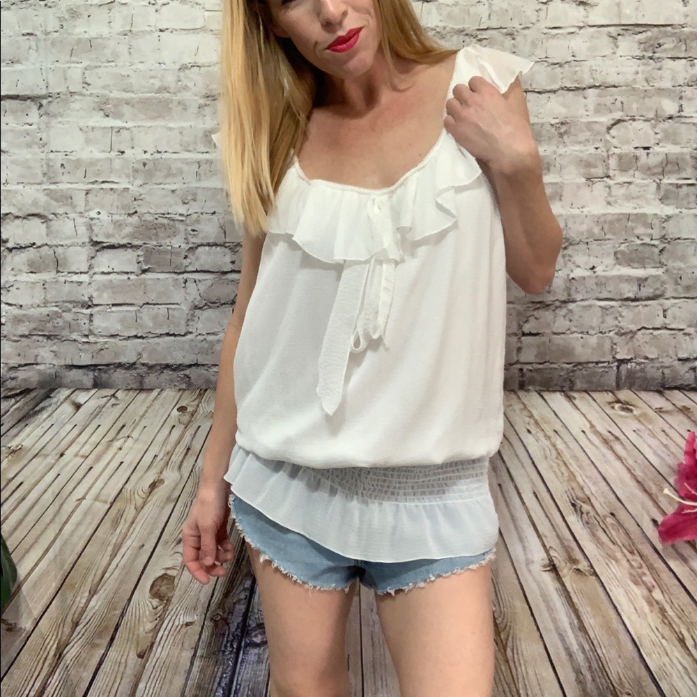 ‼️Hypnotized White Crape Ruffle Top Size Large‼️ - Picture 5 of 8